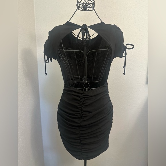 Elegant Black Ruched Dress - Picture 8 of 8